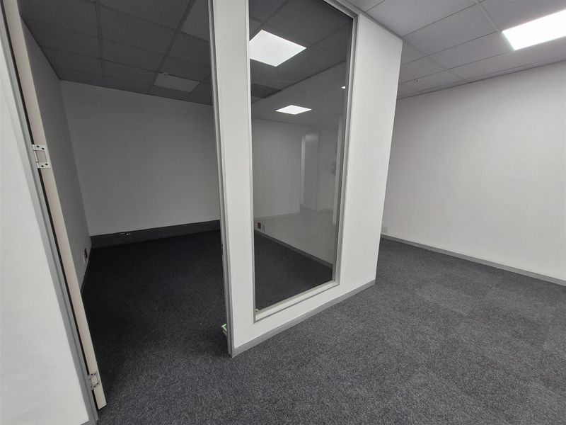 303.49sqm Offices to let in Rosebank - Photo 6