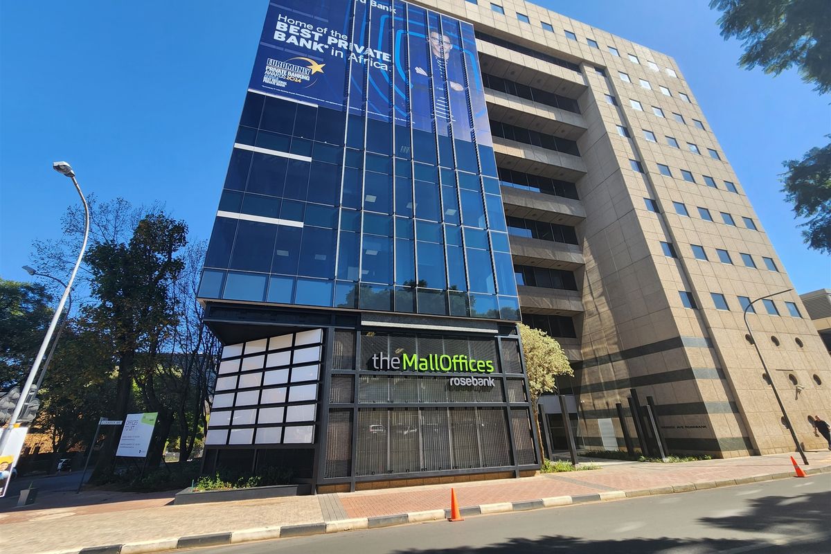 303.49sqm Offices to let in Rosebank - Photo 2
