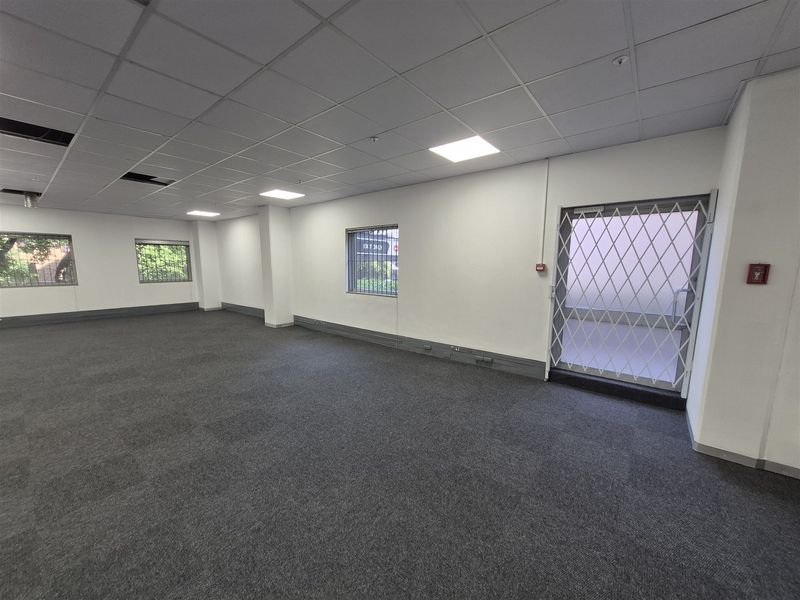 303.49sqm Offices to let in Rosebank - Photo 5
