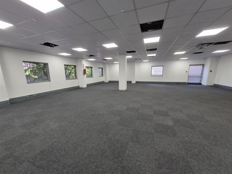 303.49sqm Offices to let in Rosebank - Photo 3