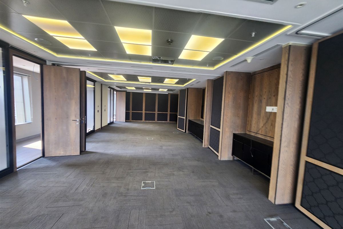 1097sqm Office space to let in Sandton - Photo 4