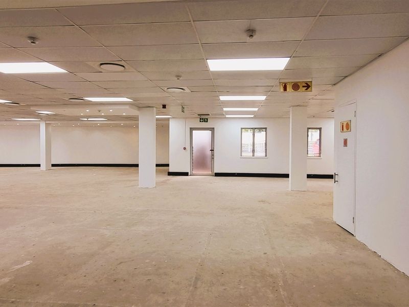 Office space to let in Bryanston Place - Photo 9