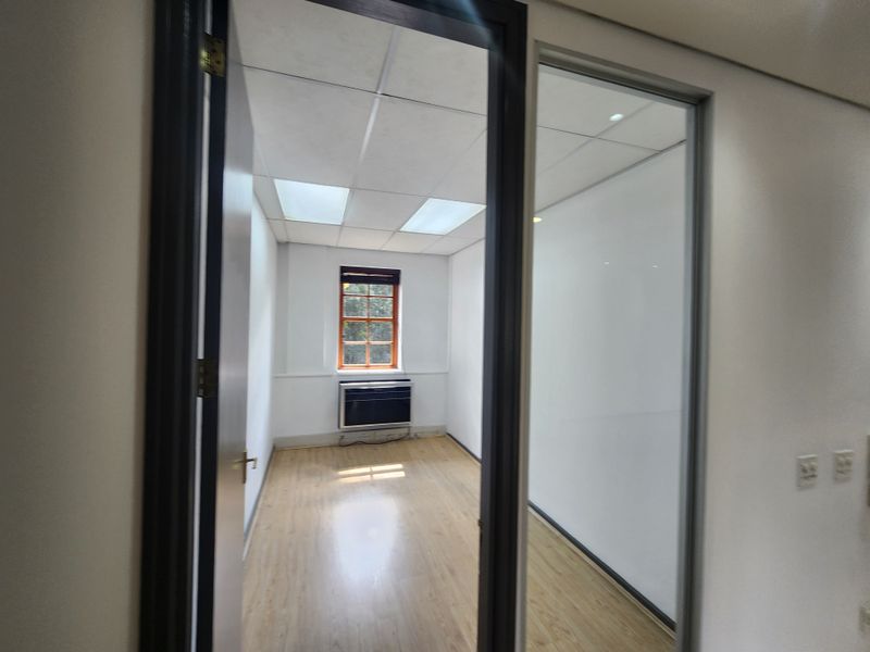 252.71sqm Office o Let in Chislehurston, Sandton - Photo 6