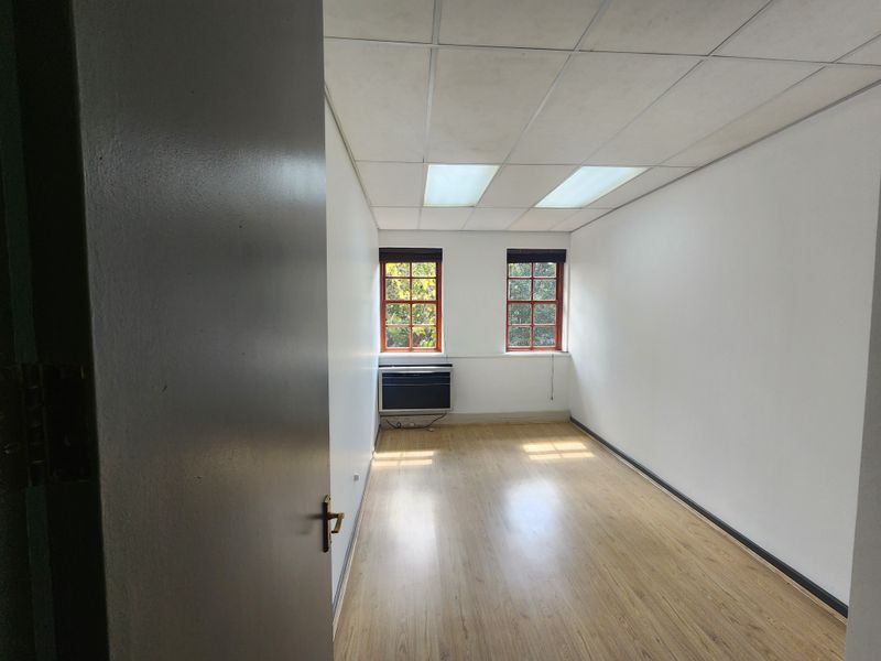 252.71sqm Office o Let in Chislehurston, Sandton - Photo 5
