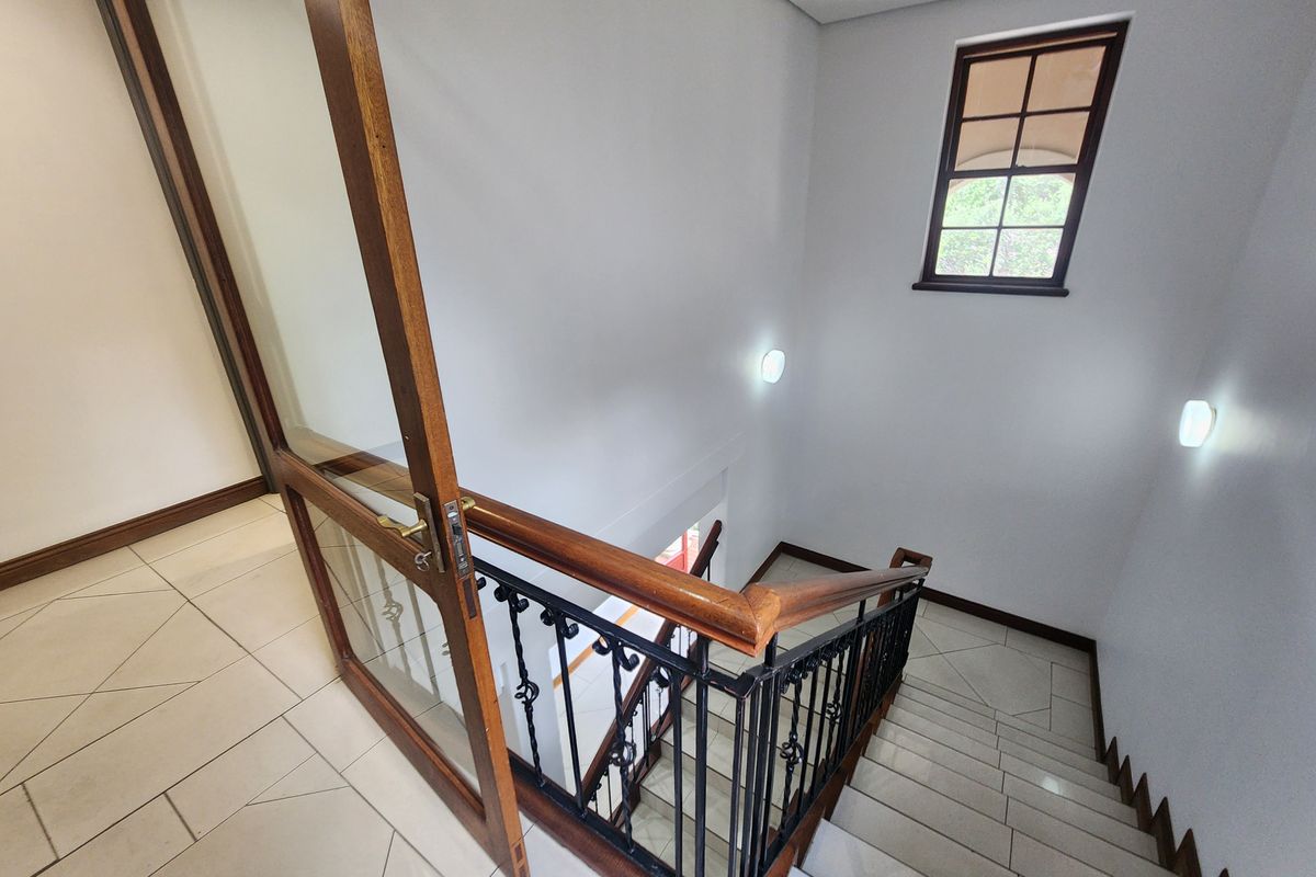 252.71sqm Office o Let in Chislehurston, Sandton - Photo 2