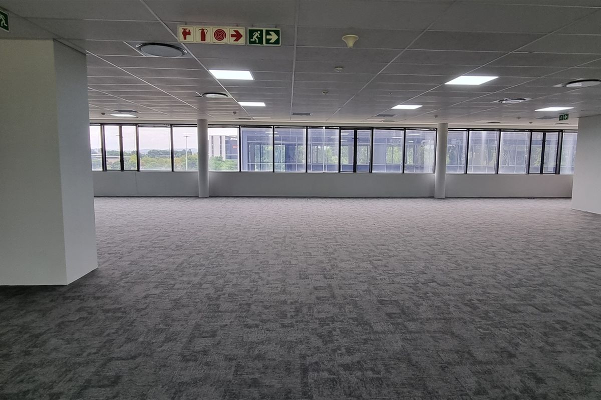 Office space to let in Woodmead North - Photo 5