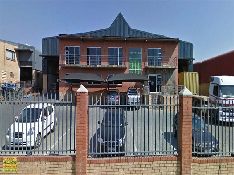 1100m2  Warehouse  - TO LEASE - Photo 2