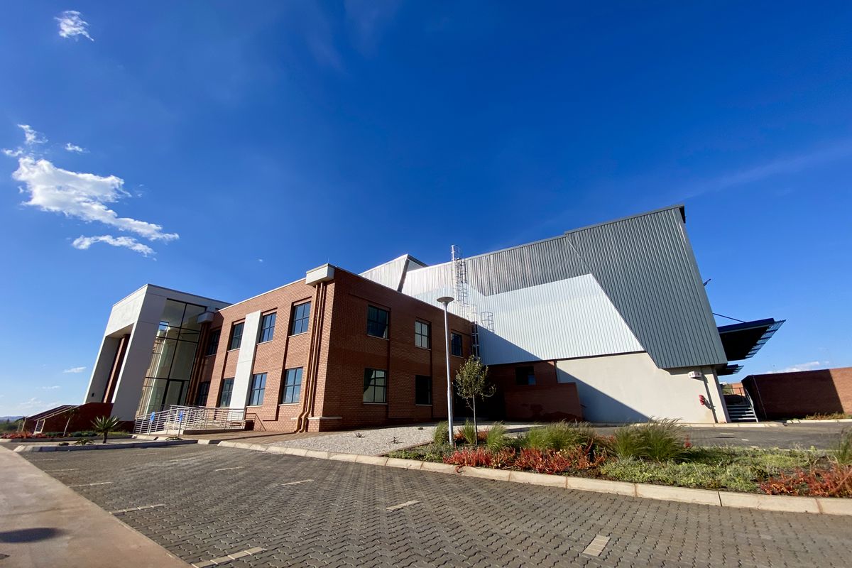 11 695m2 Premium Logistics & Distribution Facility To Let | Twenty One Industrial Estate | R21 Corri - Photo 2