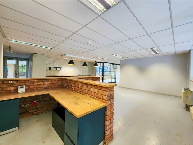 351m2 Ultra-Modern Office to Let in Constantia Office Park - Photo 2