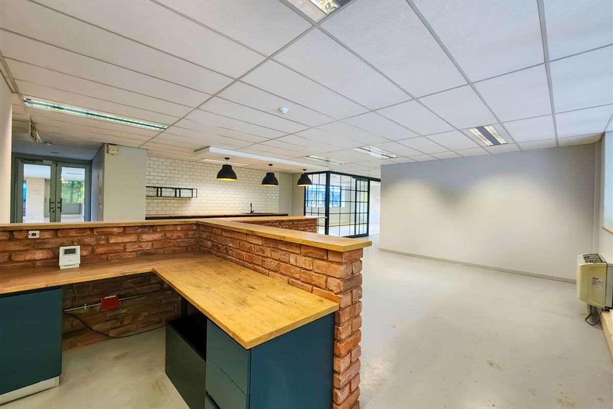 351m2 Ultra-Modern Office to Let in Constantia Office Park - Photo 2