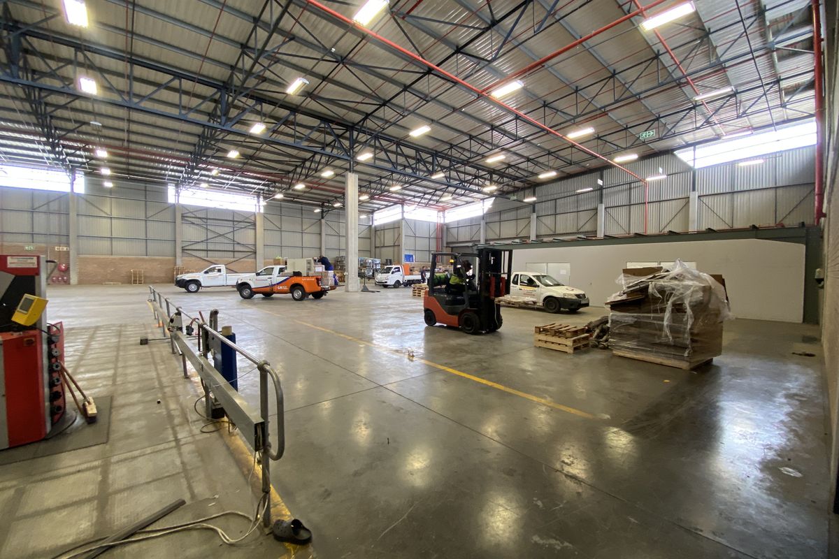 2,398m2 Standalone Warehouse To Let | Large Private Yard | Corporate Park North, Midrand - Photo 5