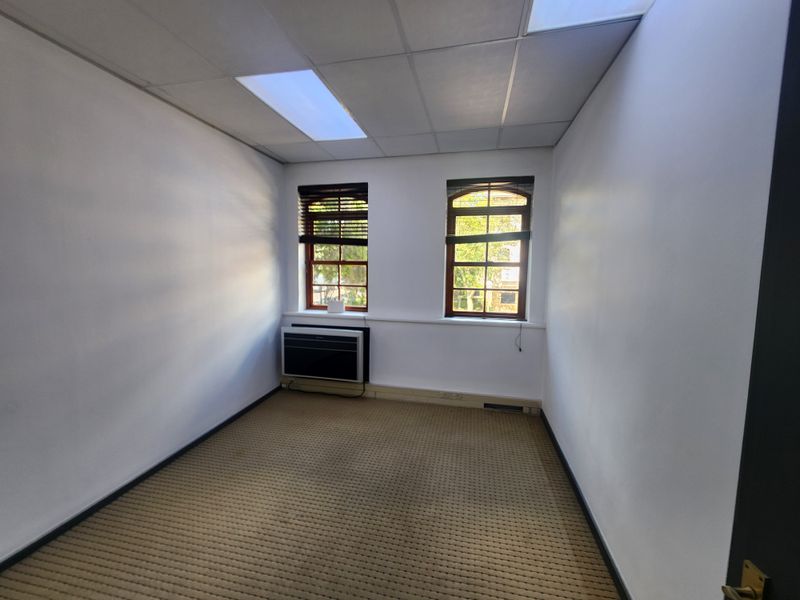 237.94sqm Office o Let in Chislehurston, Sandton - Photo 8