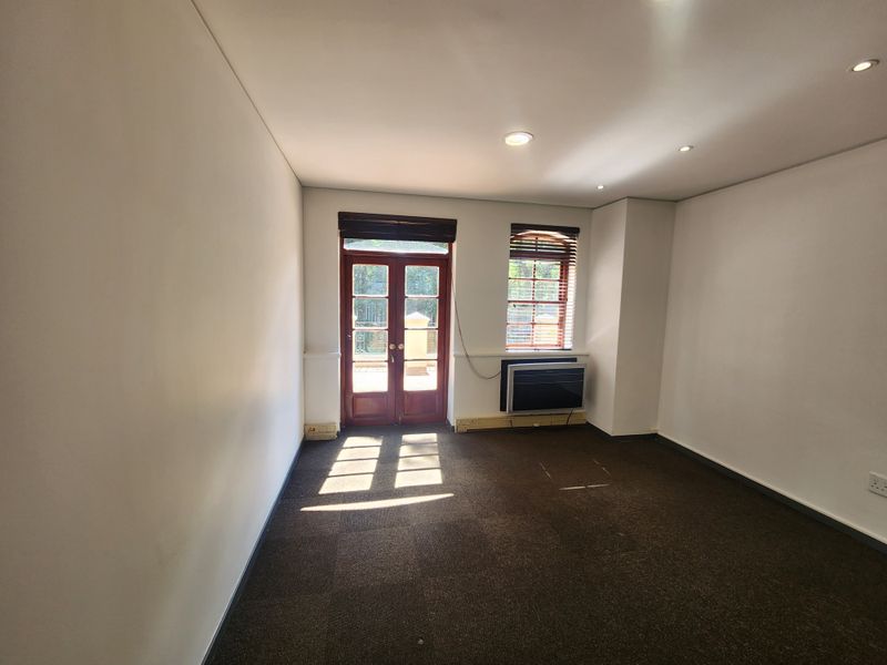 237.94sqm Office o Let in Chislehurston, Sandton - Photo 6