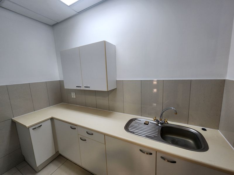 237.94sqm Office o Let in Chislehurston, Sandton - Photo 5
