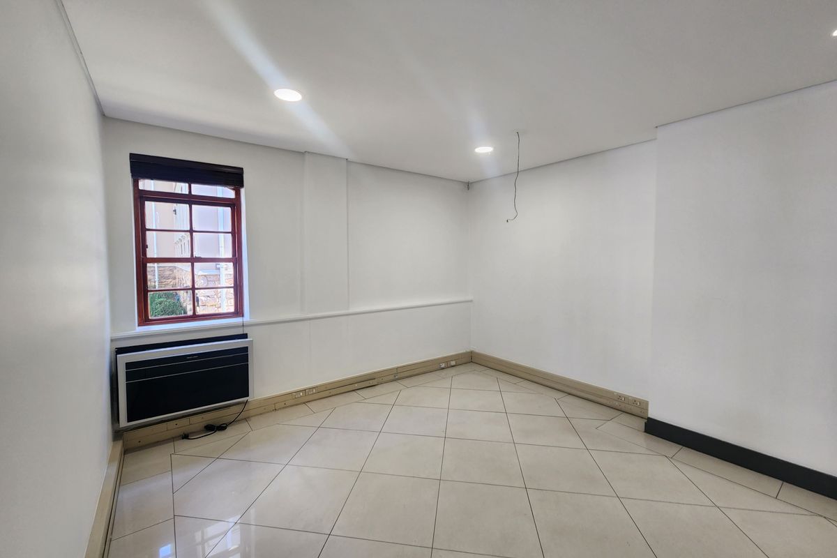 237.94sqm Office o Let in Chislehurston, Sandton - Photo 2