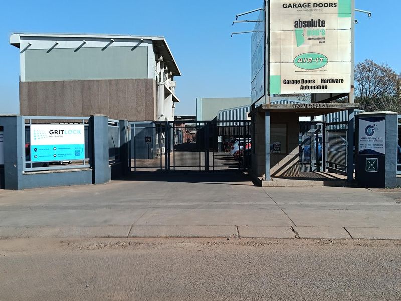 Industrial park for sale - Photo 1