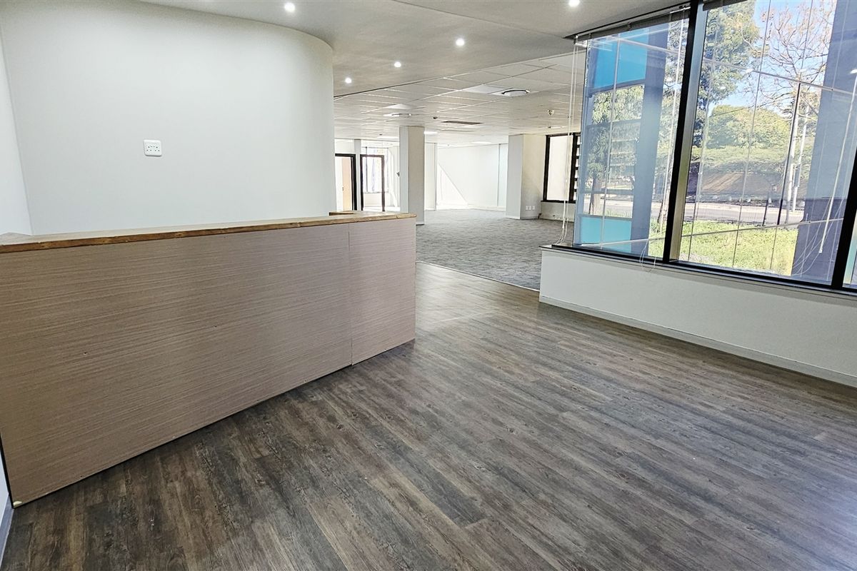 Office space to let in 2929 on Nicol - Photo 2