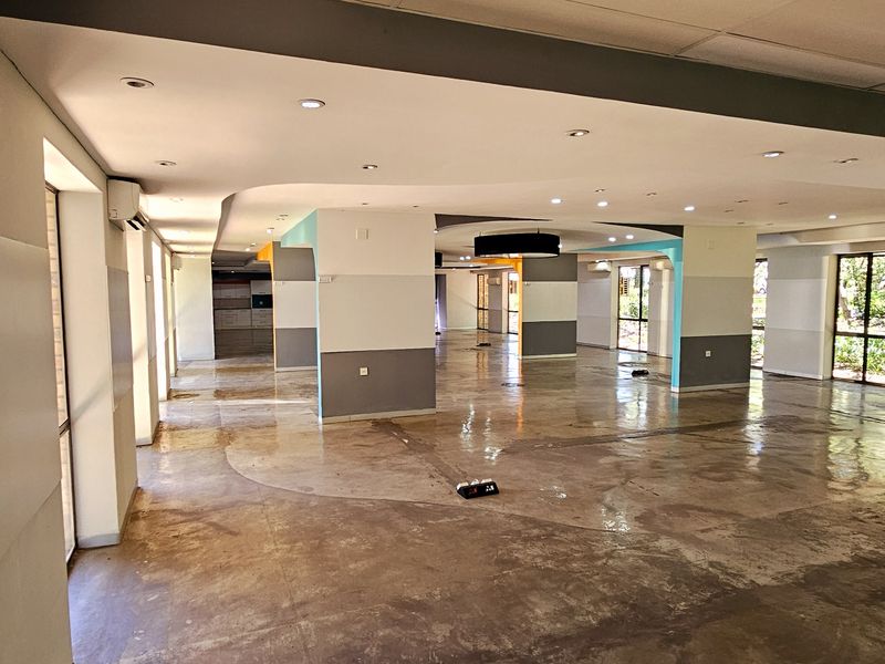Open plan space to let in Woodmead Office Park - Photo 5