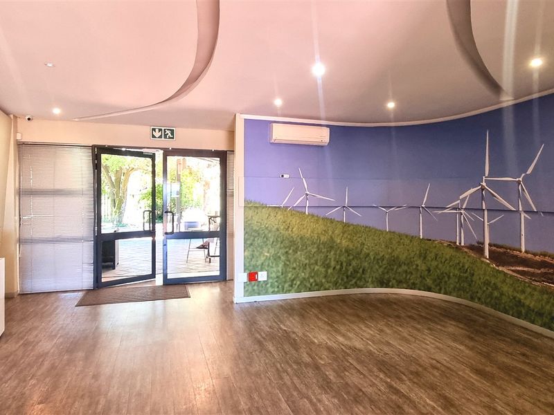 Open plan space to let in Woodmead Office Park - Photo 2