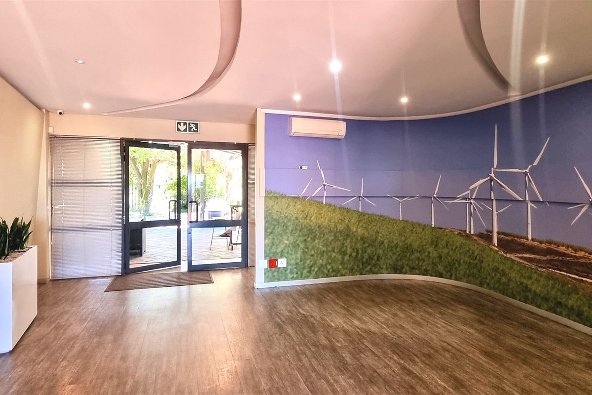 Open plan space to let in Woodmead Office Park - Photo 2