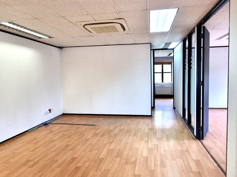 Office space to in St Andrews Office Park - Photo 3