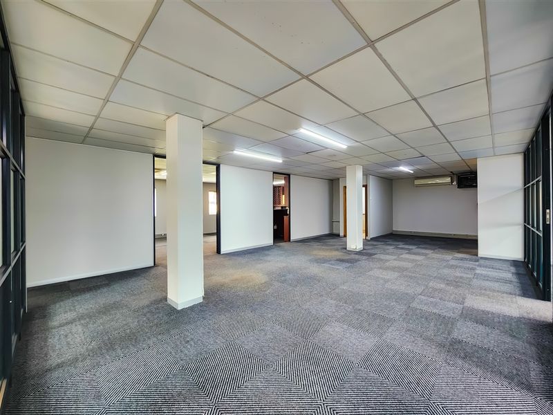 262m2 Ground Floor Office to let in Allen's Nek - Photo 10