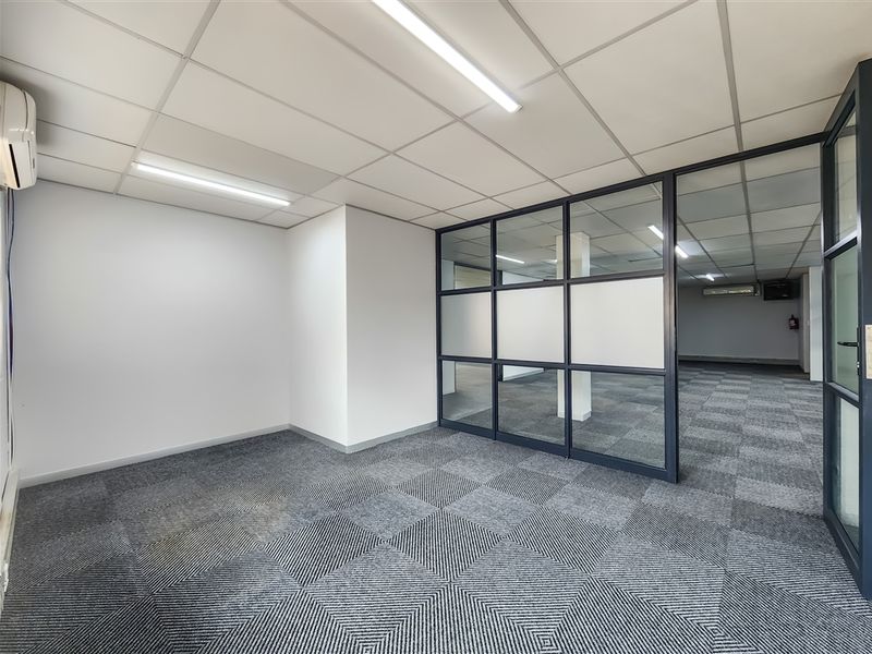 262m2 Ground Floor Office to let in Allen's Nek - Photo 9