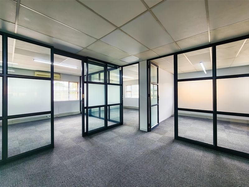 262m2 Ground Floor Office to let in Allen's Nek - Photo 6