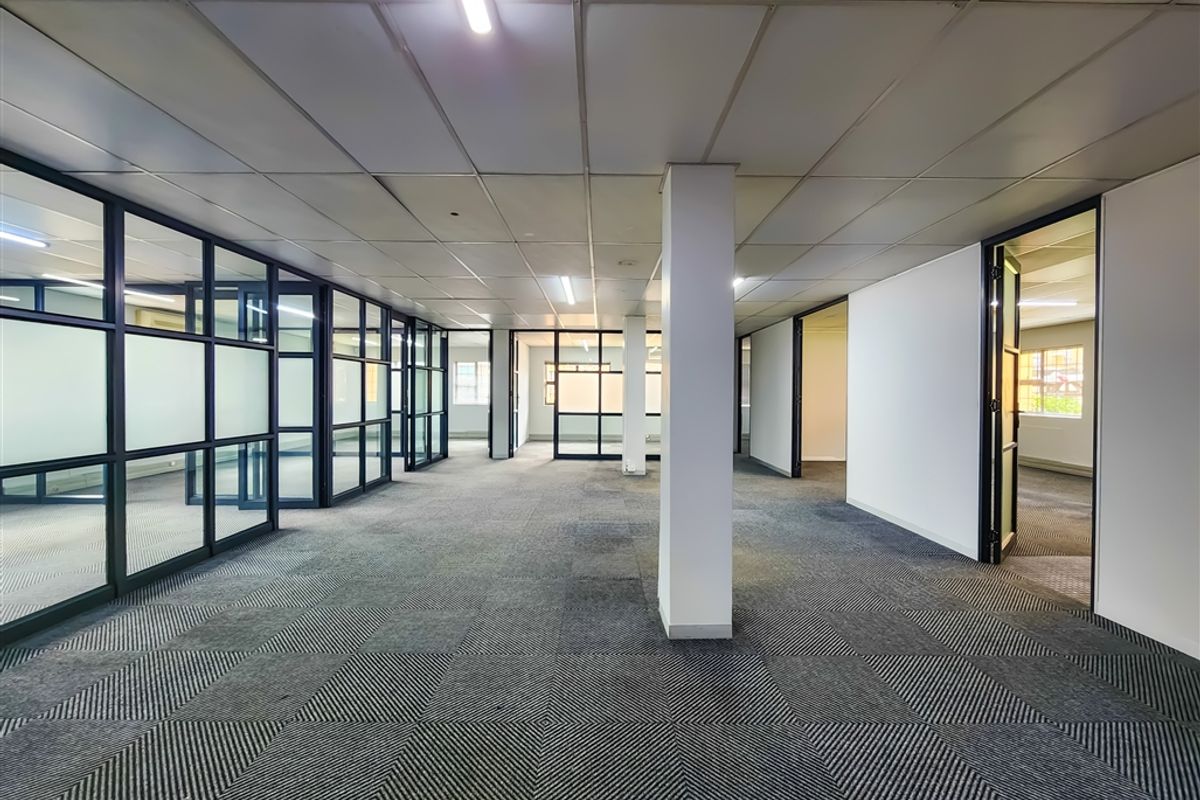 262m2 Ground Floor Office to let in Allen's Nek - Photo 2