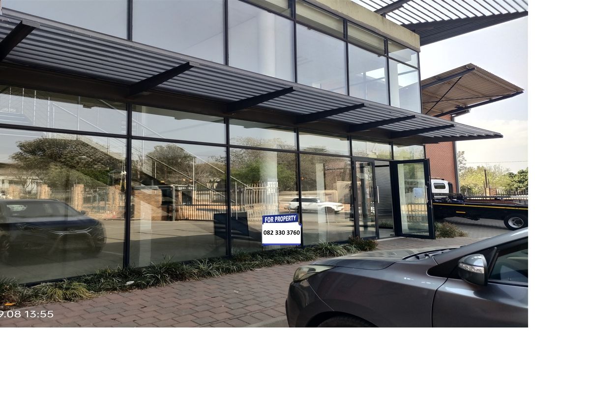 954m2  Warehouse  - TO LEASE - Photo 2