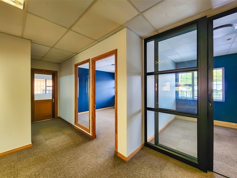 262m2 A-Grade Office to let in Allen's Nek - Photo 5