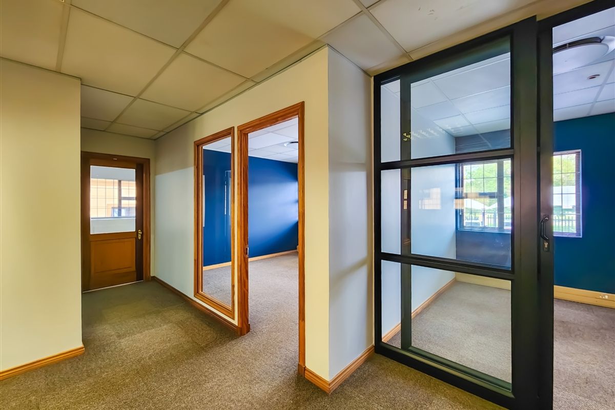 262m2 A-Grade Office to let in Allen's Nek - Photo 5