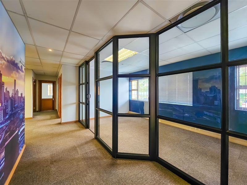 262m2 A-Grade Office to let in Allen's Nek - Photo 2