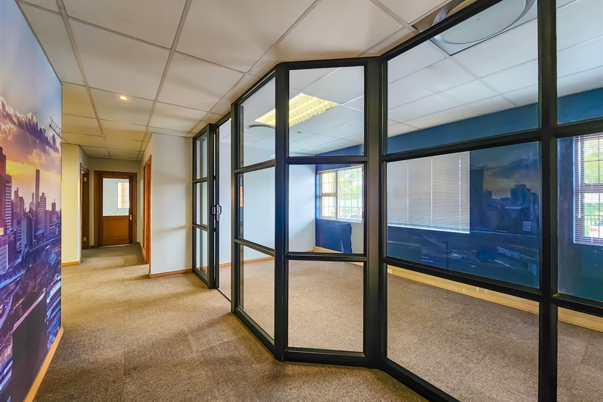 262m2 A-Grade Office to let in Allen's Nek - Photo 2