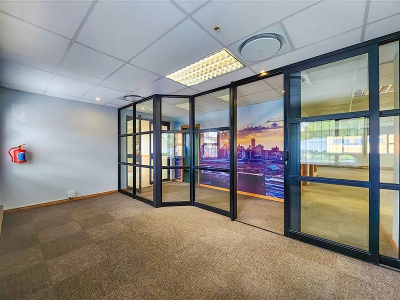 262m2 A-Grade Office to let in Allen's Nek - Photo 3