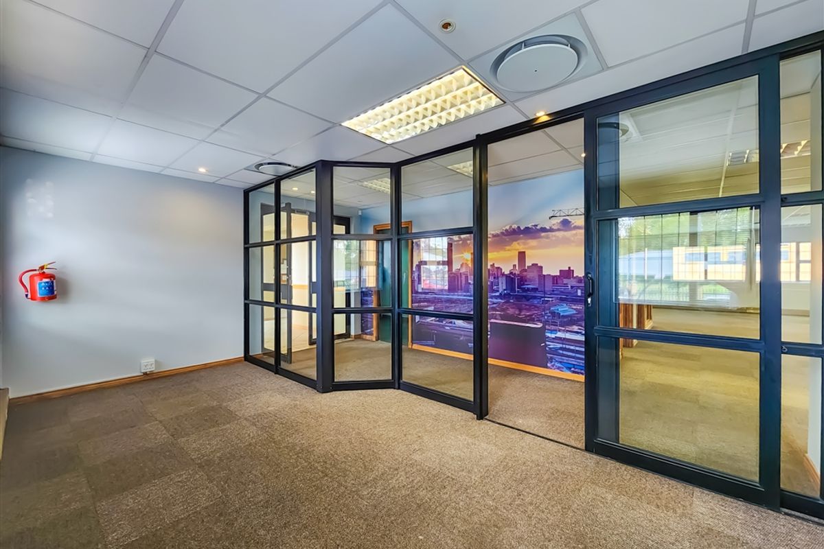 262m2 A-Grade Office to let in Allen's Nek - Photo 3