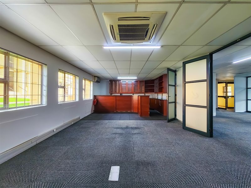 524m2 Ground Floor Office to let in Allen's Nek - Photo 10