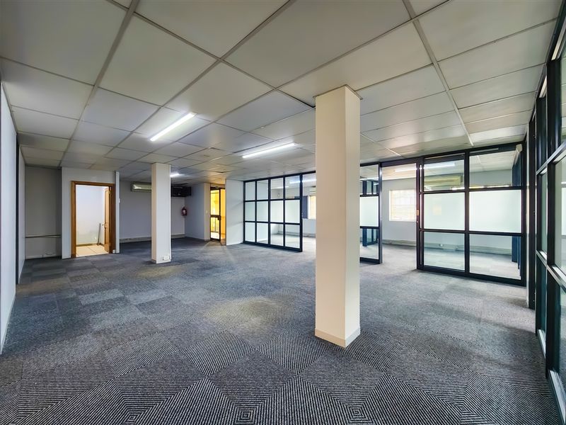 524m2 Ground Floor Office to let in Allen's Nek - Photo 9