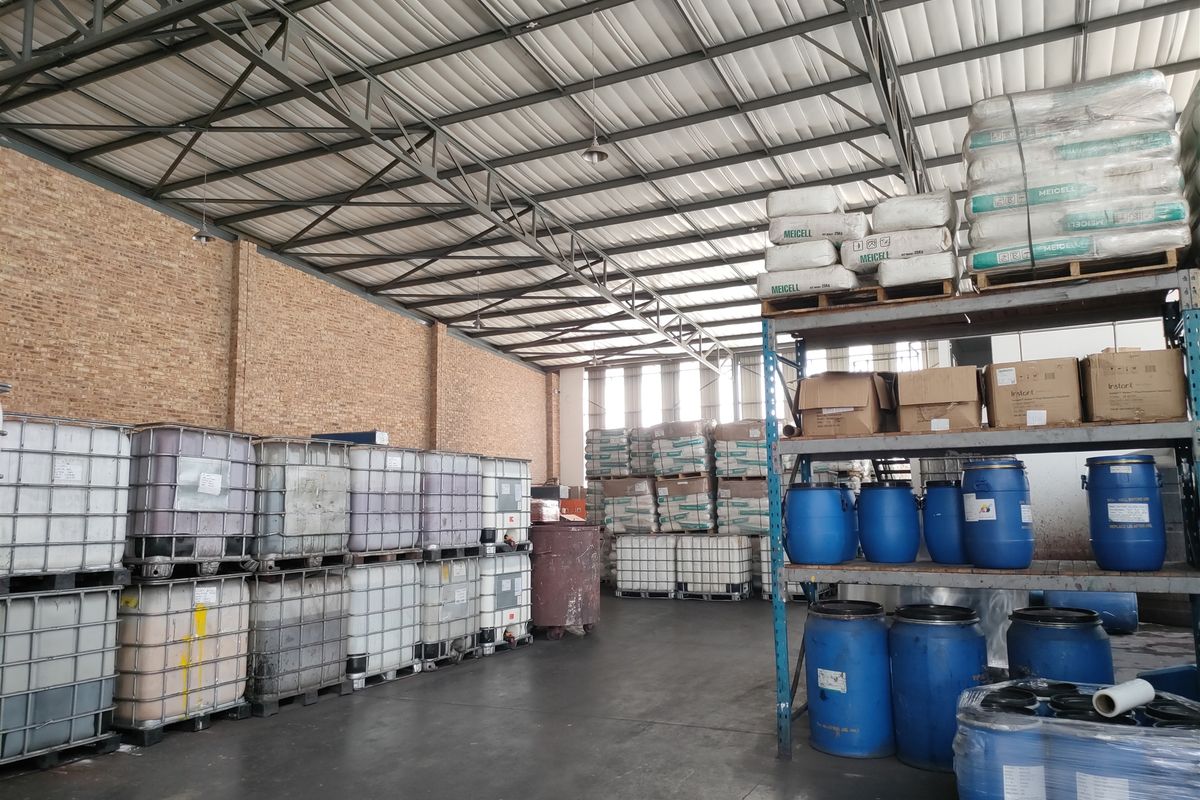 1115m2  Warehouse  - TO LEASE or FOR SALE AT R10 369 500.00 plus vat - Photo 2