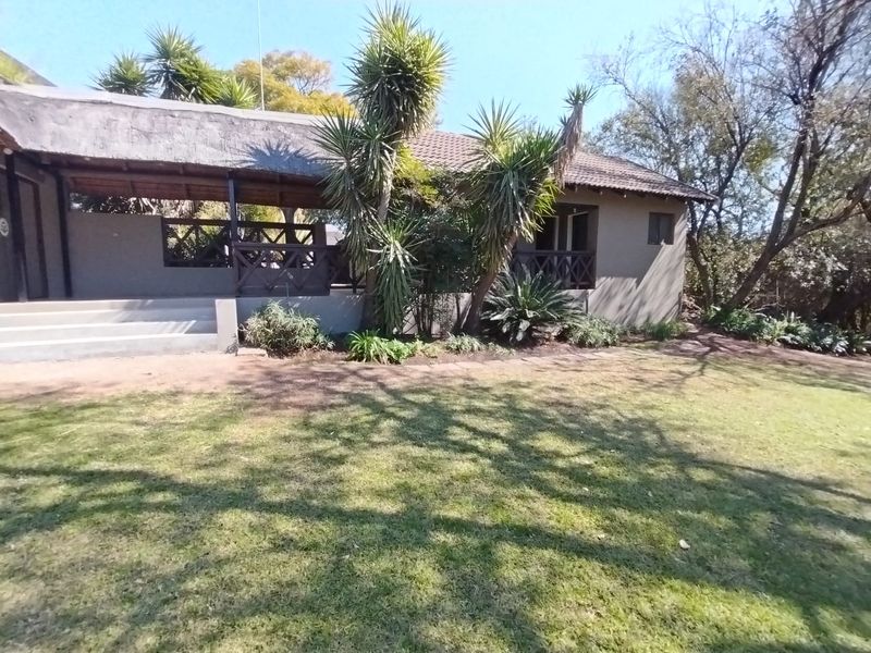 Scenic Retreat on the banks of the Crocodile River - Exclusive Lodge & Caravan Park for Sale - Photo 3