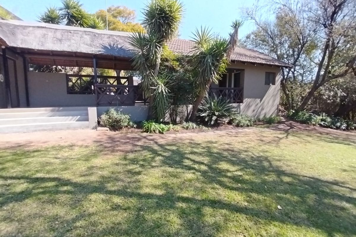 Scenic Retreat on the banks of the Crocodile River - Exclusive Lodge & Caravan Park for Sale - Photo 3