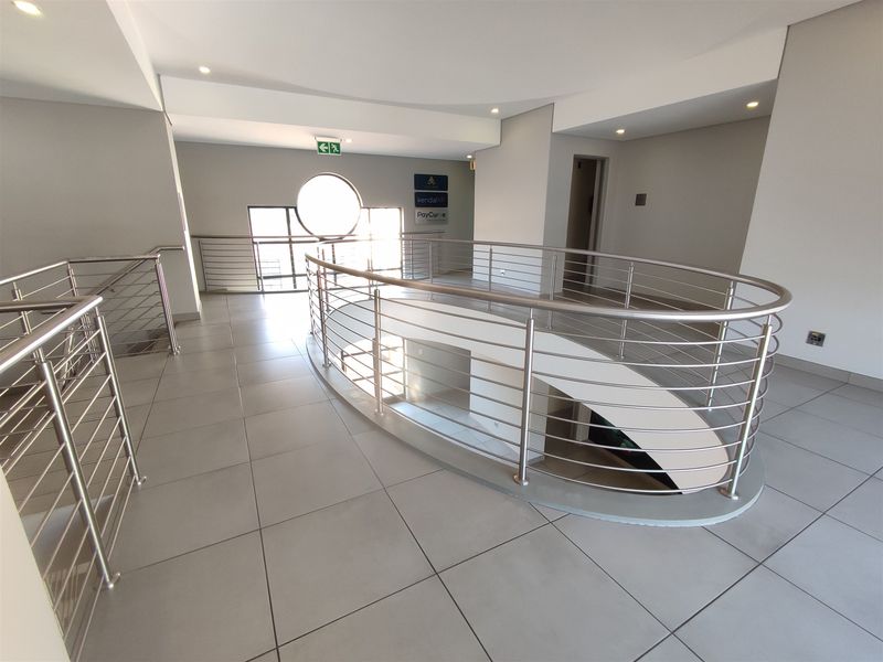 162.7sqm Offices to let in Dunkeld - Photo 2