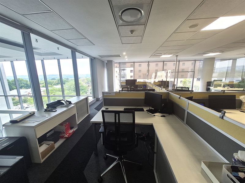 475.87sqm Offices to let in Rosebank - Photo 6