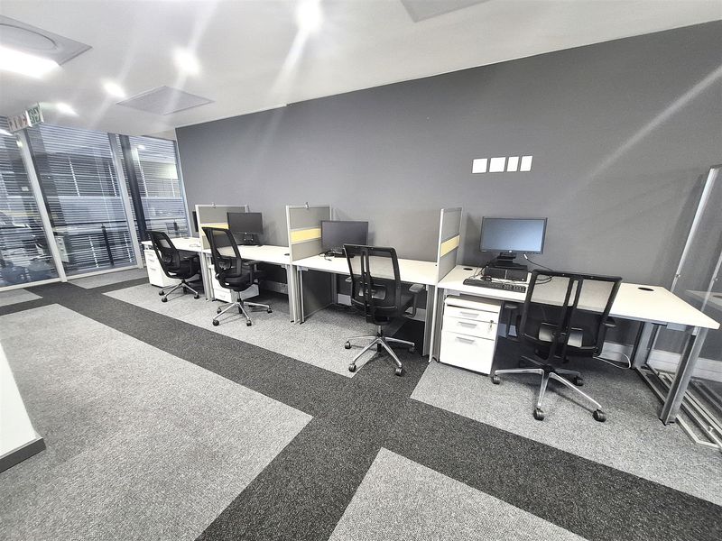 475.87sqm Offices to let in Rosebank - Photo 8