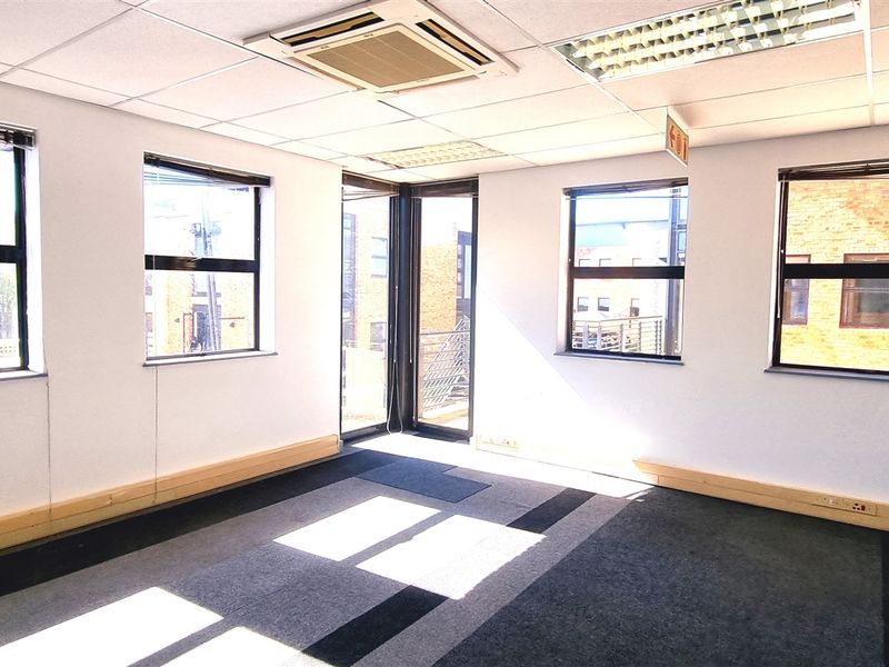 Office space to let in Kildrummy Office Park - Photo 6