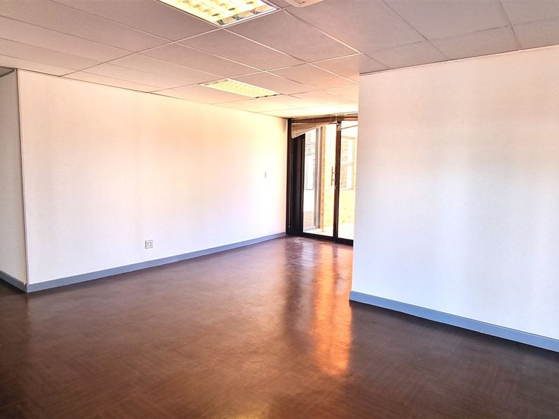 Office space to let in Kildrummy Office Park - Photo 5
