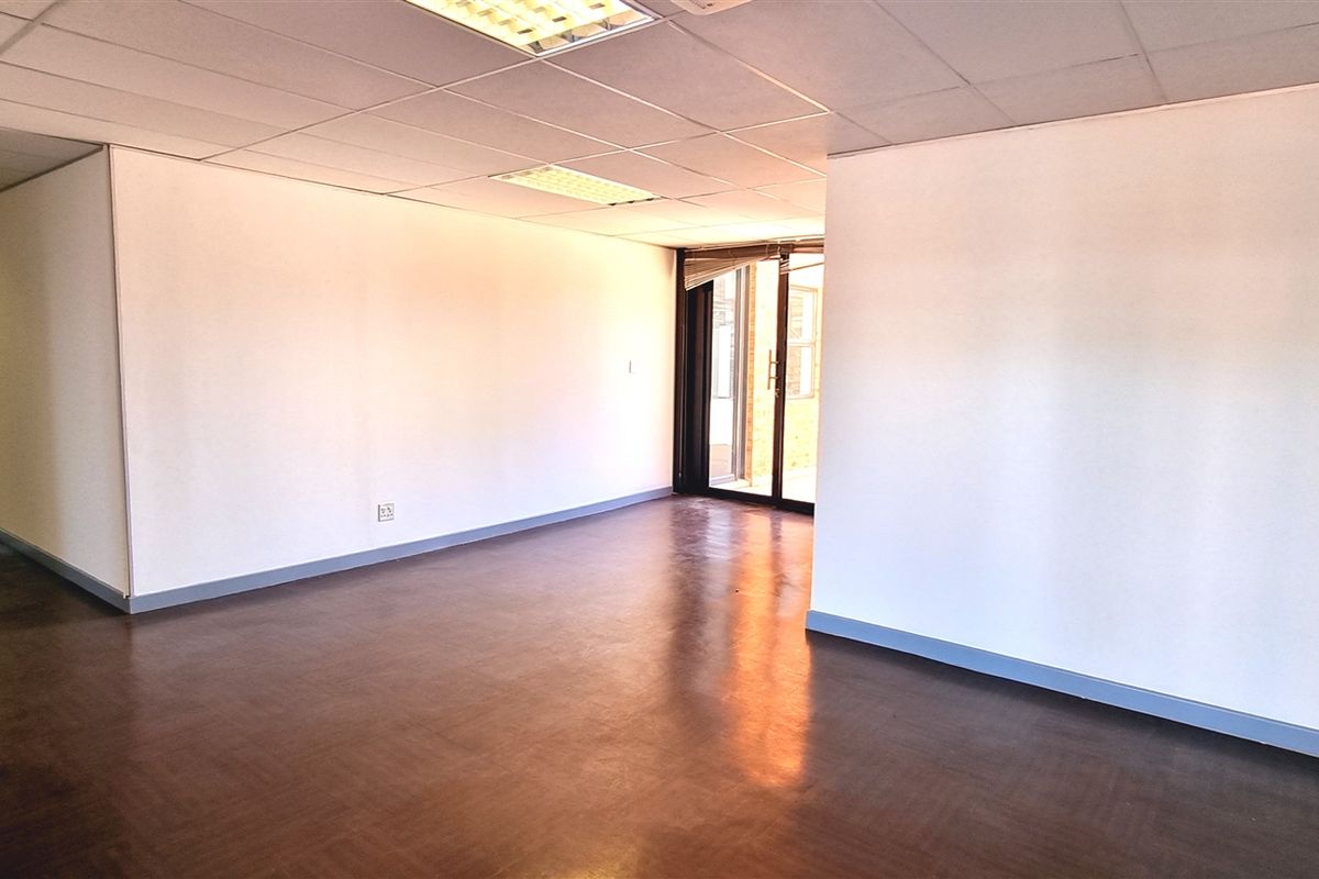 Office space to let in Kildrummy Office Park - Photo 5