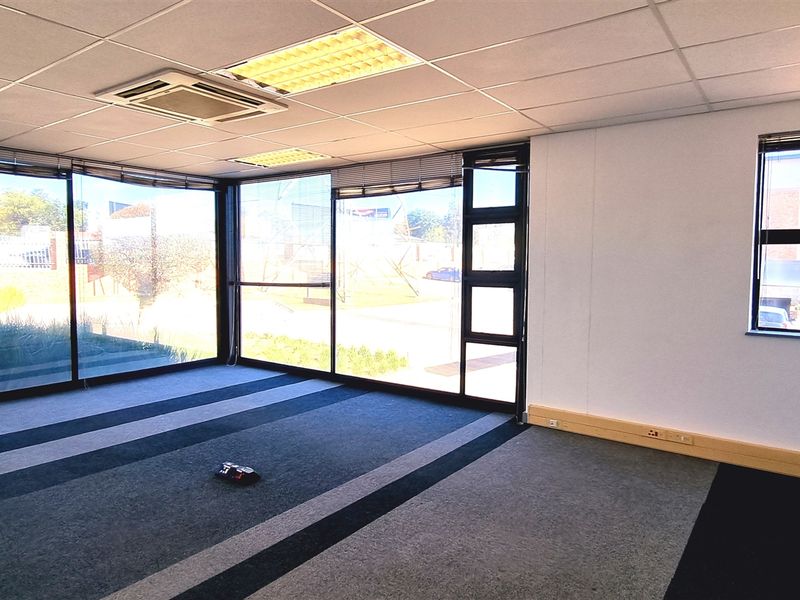 Office space to let in Kildrummy Office Park - Photo 3