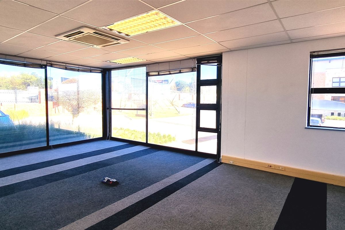 Office space to let in Kildrummy Office Park - Photo 3