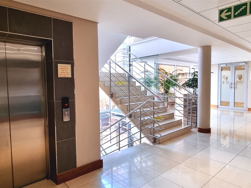 Office space to let in Ballyoaks Office Park - Photo 9